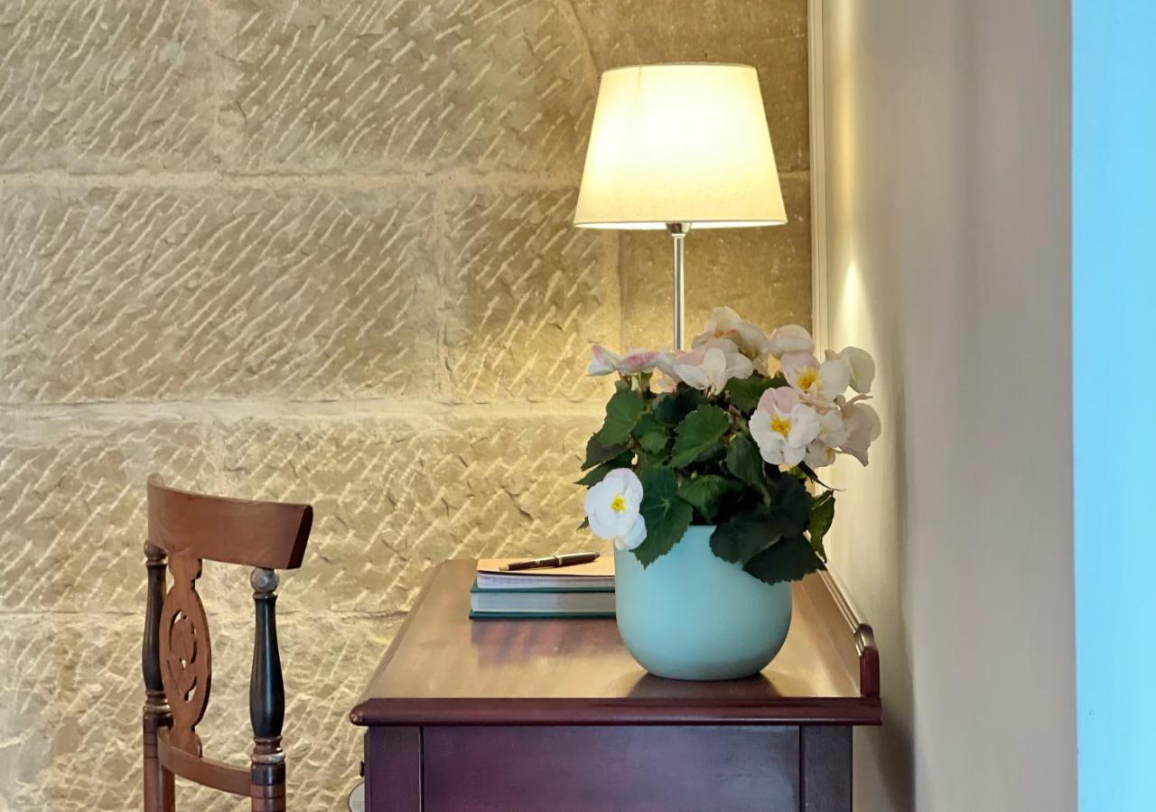 Castillo De Corvinos Bed & Breakfast *