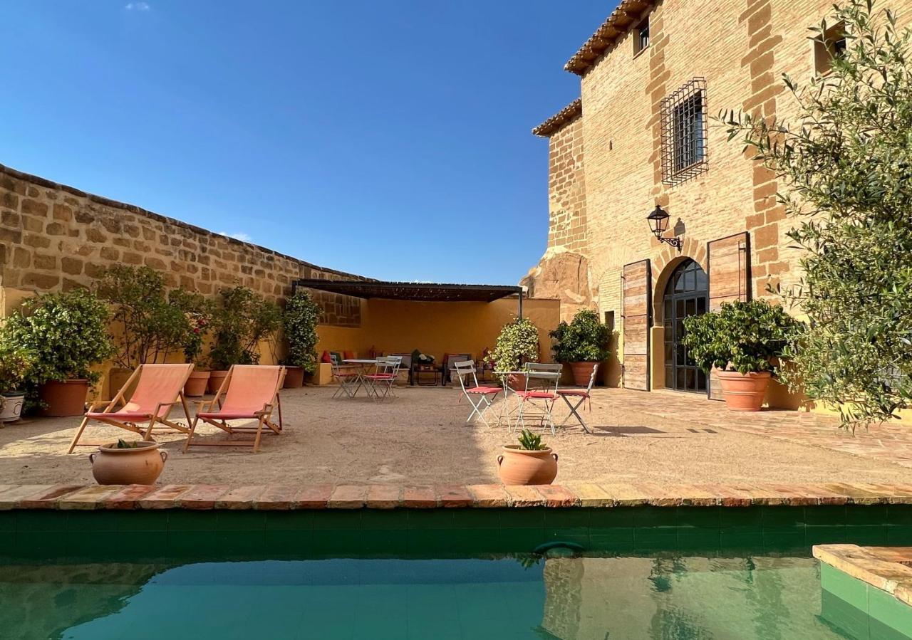 Castillo De Corvinos Bed & Breakfast