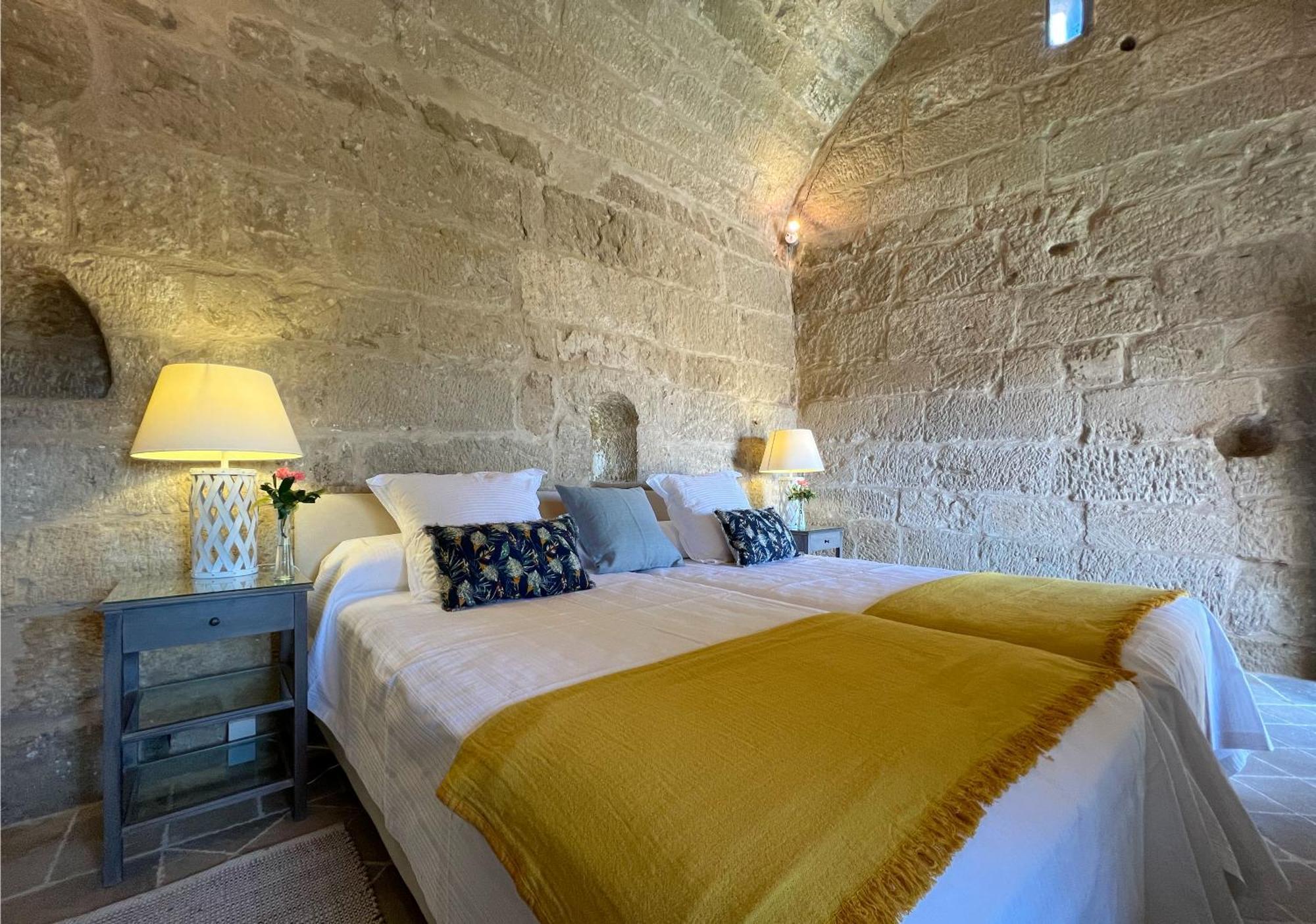 Castillo De Corvinos Bed & Breakfast *